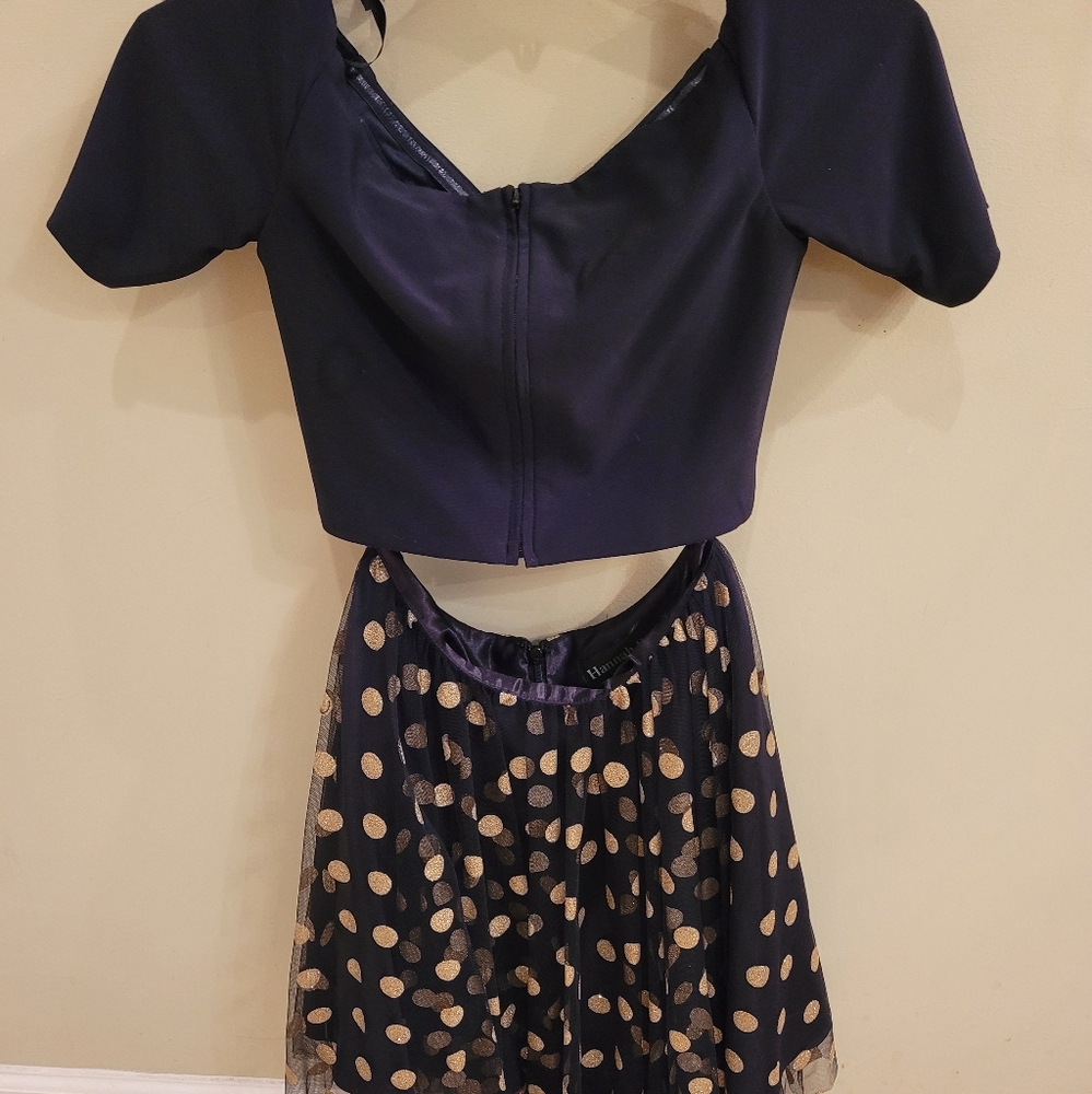 Two piece - Picture 2 of 5